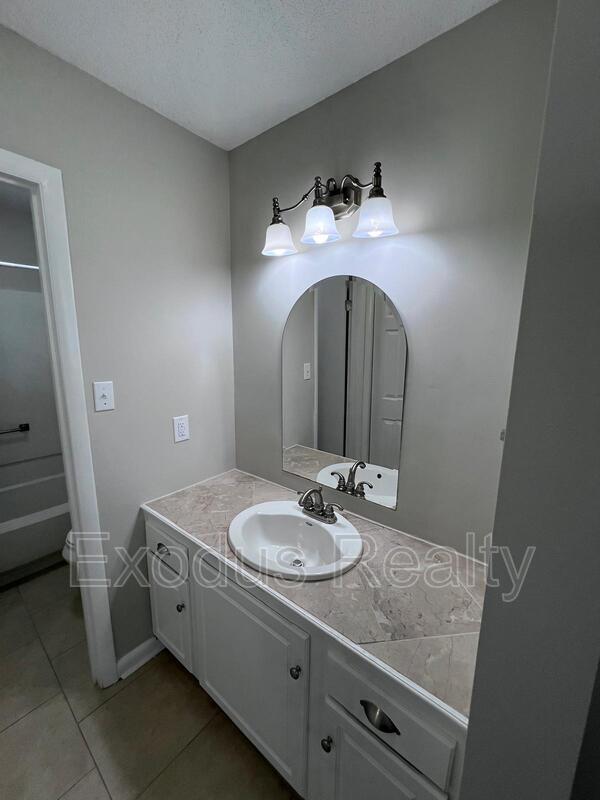 Building Photo - 157 Maranatha Cir