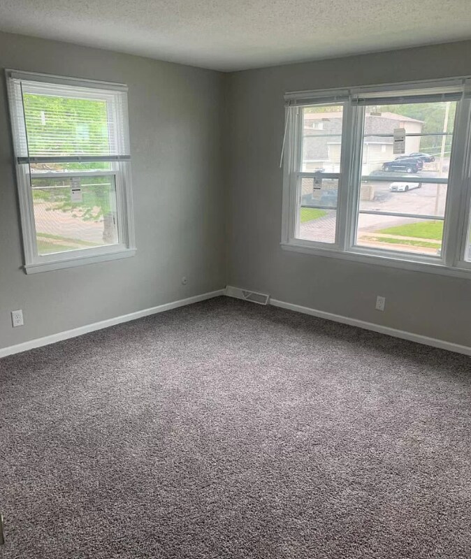 Building Photo - 213 E 35th St