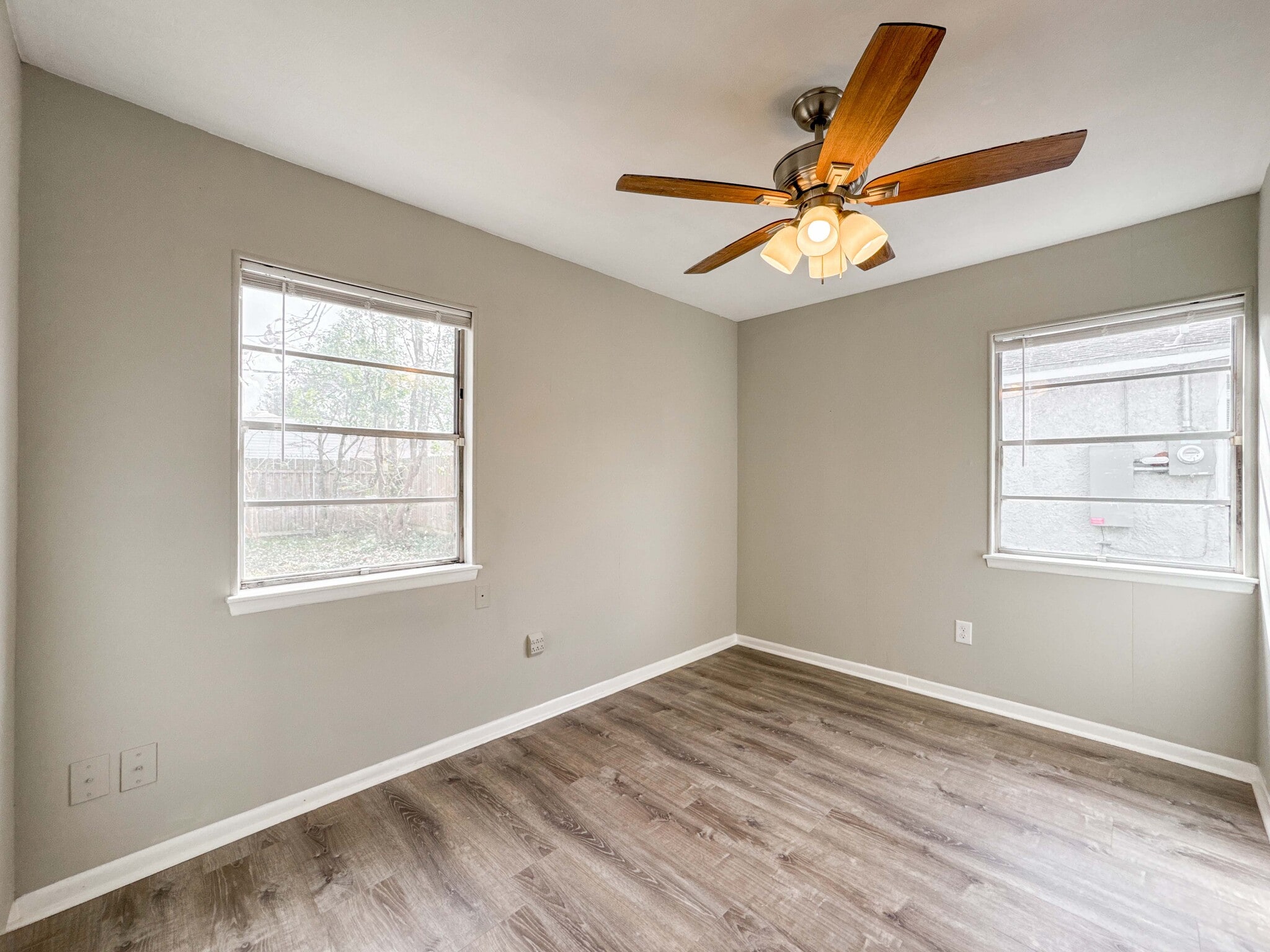 Building Photo - 1122 N Natchez Dr