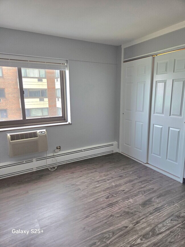 Building Photo - Lake Terrace Condominiums