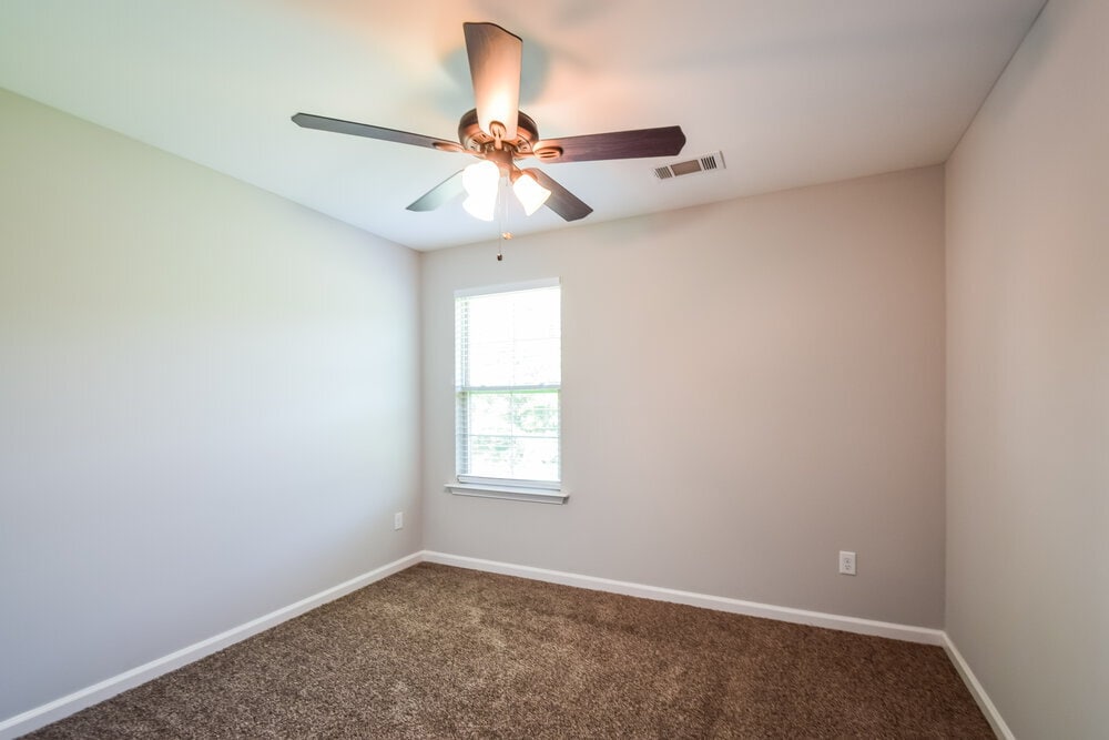 Building Photo - 6164 Humphreys Dr