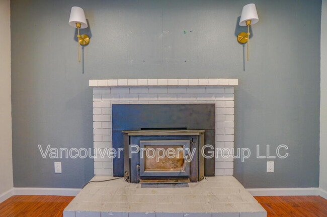 Building Photo - 9412 NE 8th St