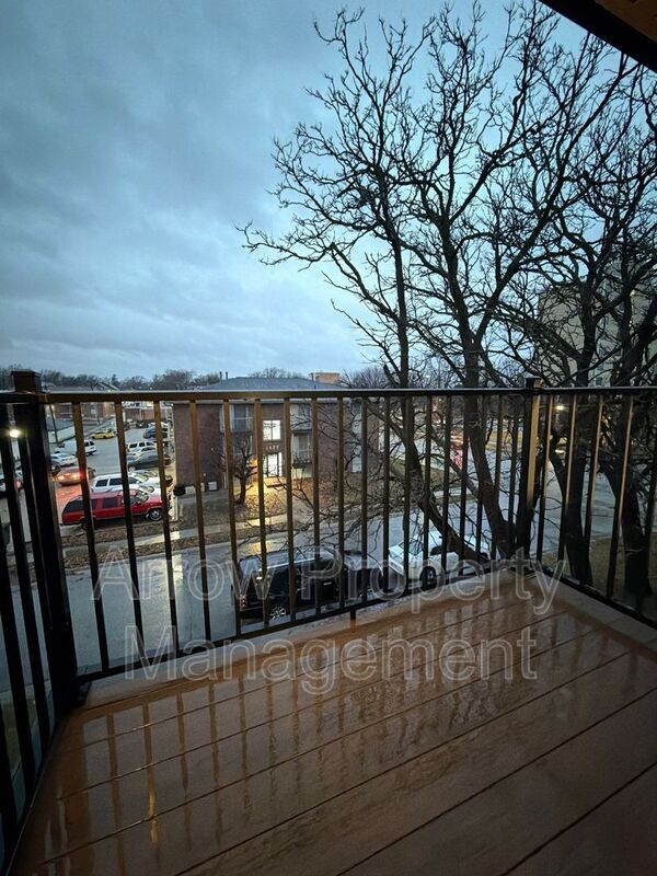 Building Photo - 3405 Holdrege St