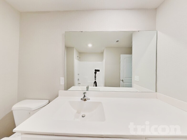 Building Photo - 784 Frosty Way