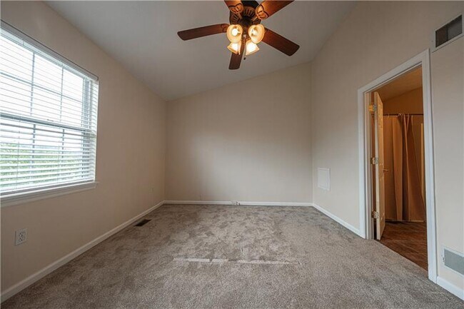 Building Photo - 222 Castle Creek Dr