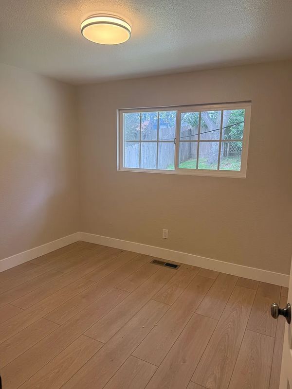 Building Photo - 15047 Meadow Oak Pl