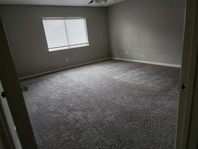 Building Photo - 17307 S Yorkglen Dr