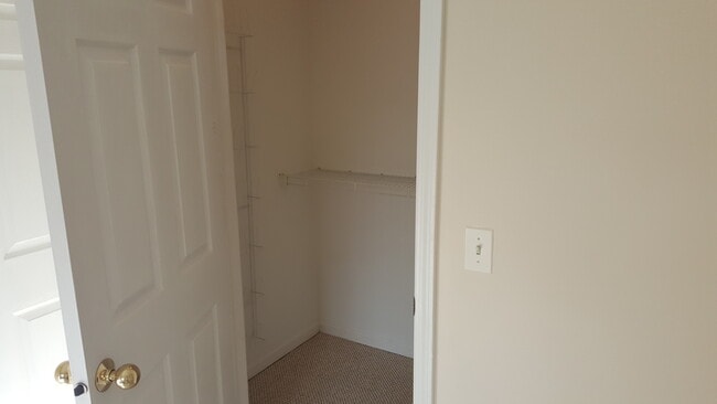 Building Photo - 1197 N Red Oak Cir