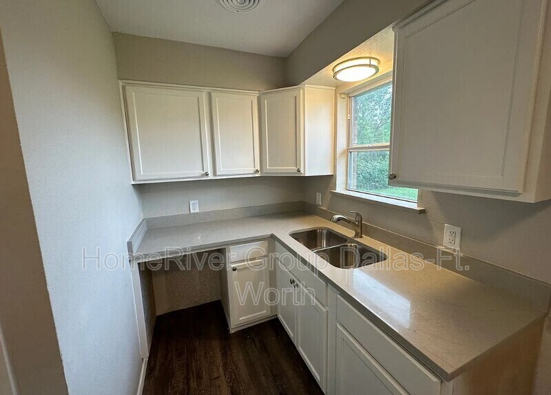 Building Photo - 712 S Riggins St
