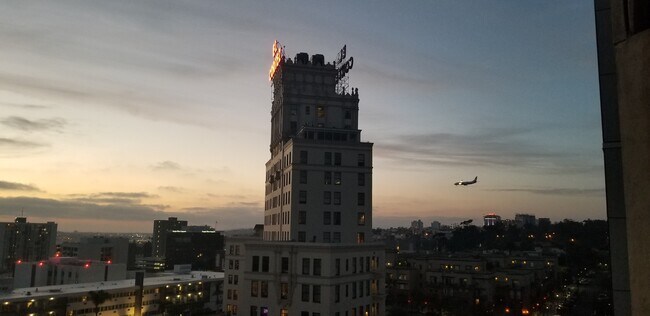 Building Photo - Cortez Hill 2 bed 2bath (downtown), 1217 sqft And Great Views