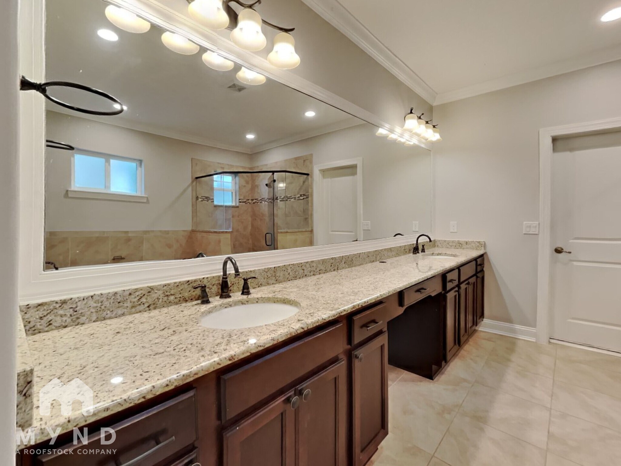 Building Photo - 3520 Hawthorn Way