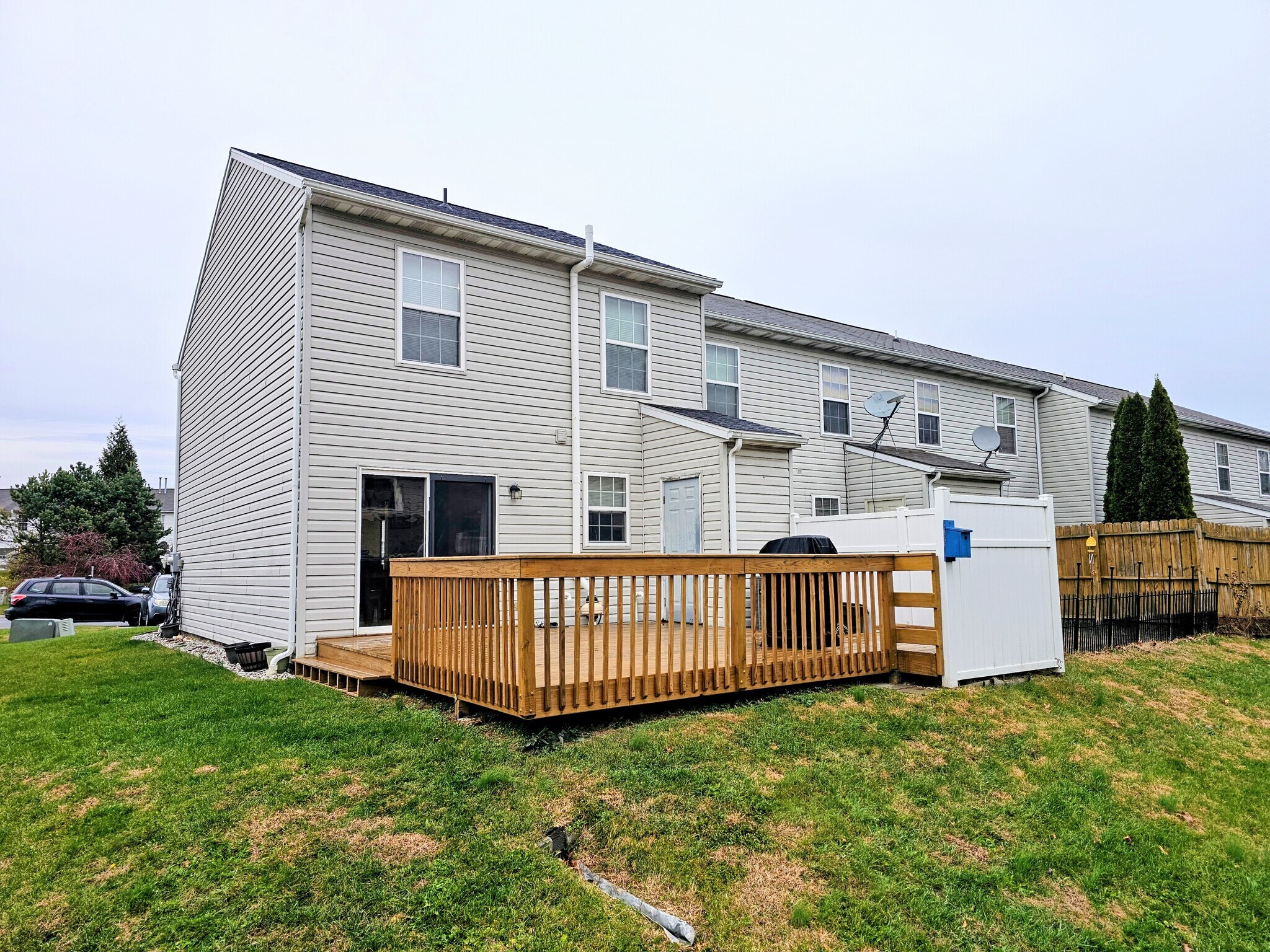 Building Photo - 71 Laurel Dr