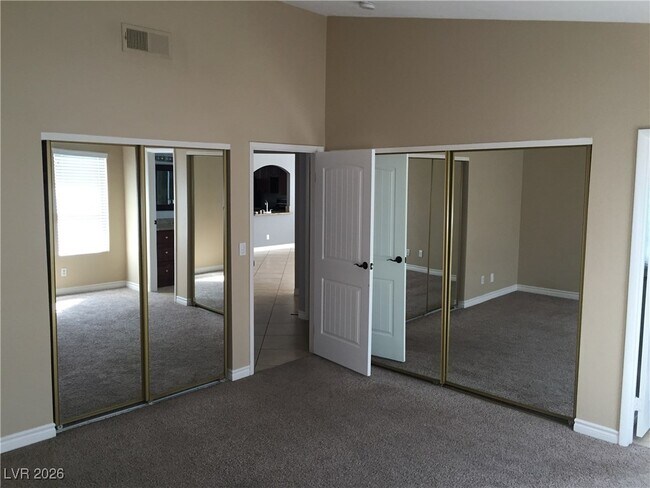 Building Photo - 8649 Trafalgar Dr