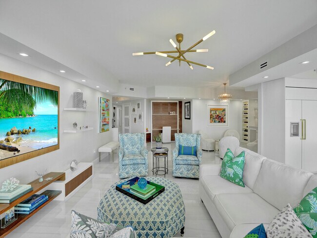 Building Photo - 411 N New River Dr E