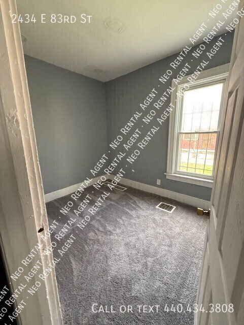 Building Photo - 2434 E 83rd St