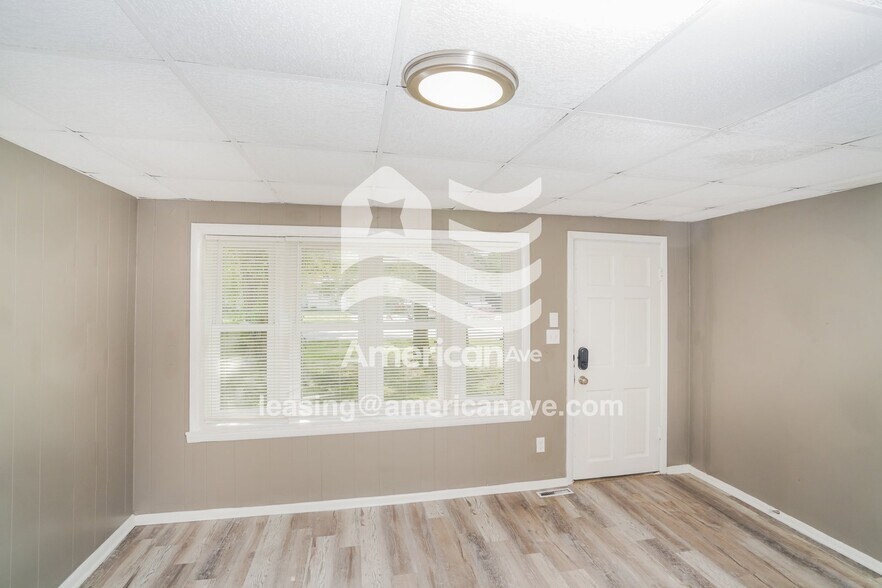 Building Photo - 3812 St Joseph Rd