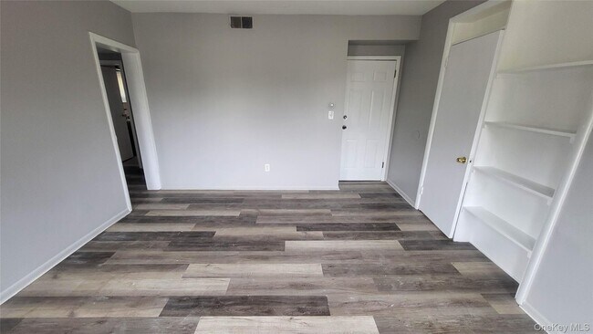 Building Photo - 174 South Ave