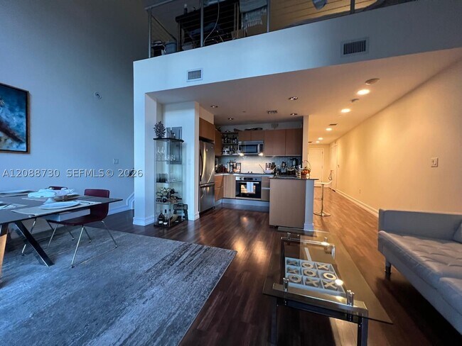 Building Photo - 1050 Brickell Ave