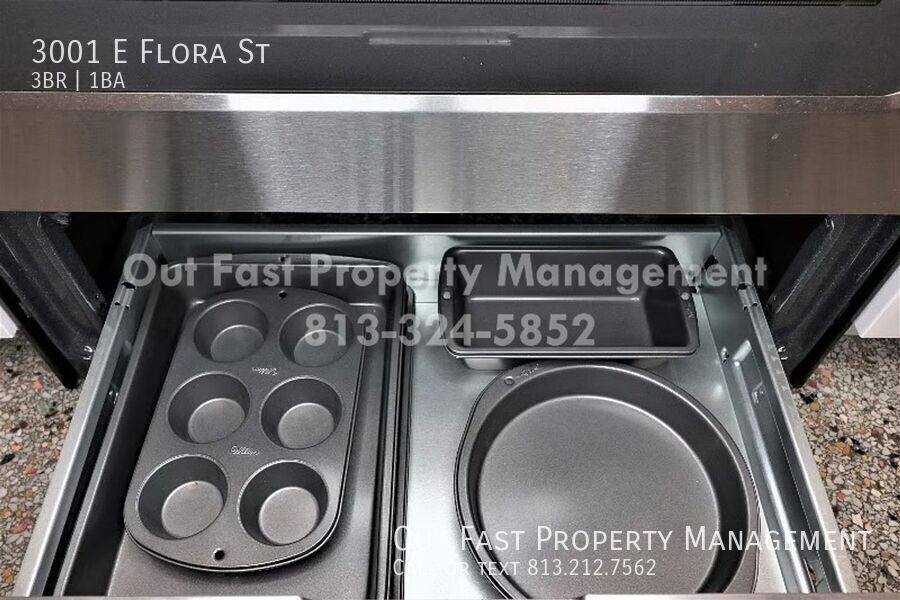 Building Photo - 3001 E Flora St