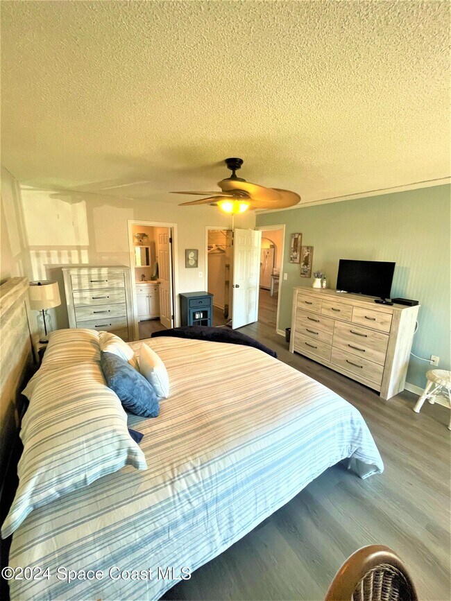 Building Photo - 5807 N Atlantic Ave