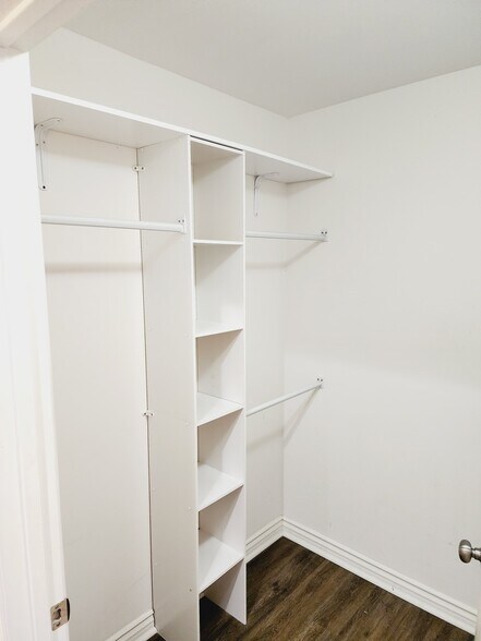 Building Photo - 13655 Ruette Le Parc