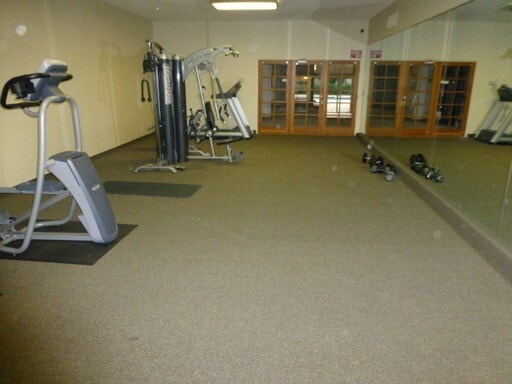 Building Photo - Cozy 2 Bedroom Condo in Valencia!