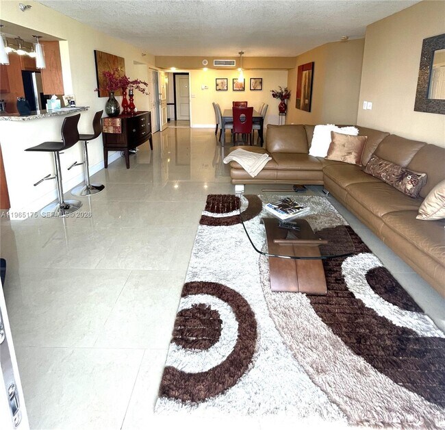 Building Photo - 19195 NE 36th Pl