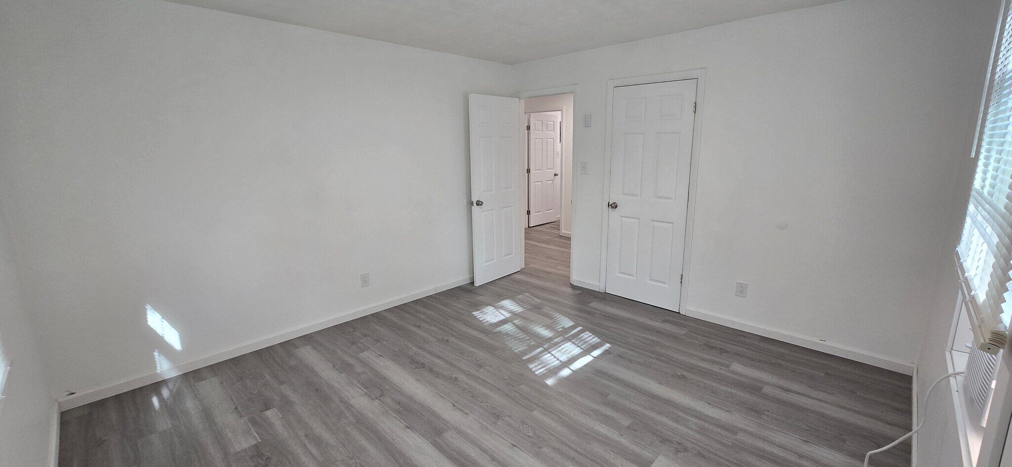 Building Photo - 310 Poe Ave