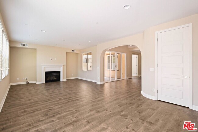 Building Photo - 5929 Spelthorne Ln