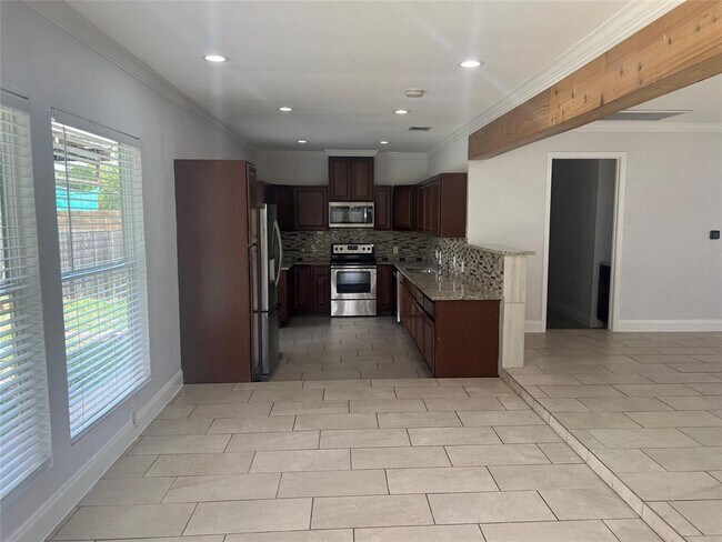Building Photo - 3020 Great Valley Dr
