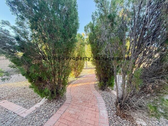 Building Photo - 6874 W Blackhawk Dr