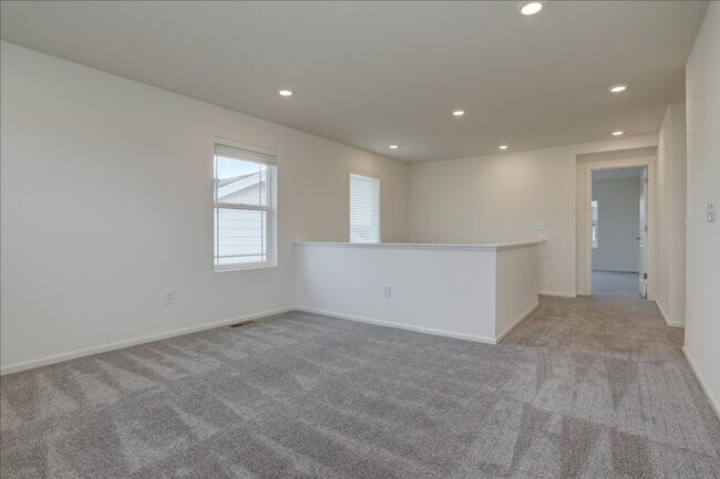 Building Photo - Available for move-in on 05/15/26- 3bed/2.5bath in Aurora!