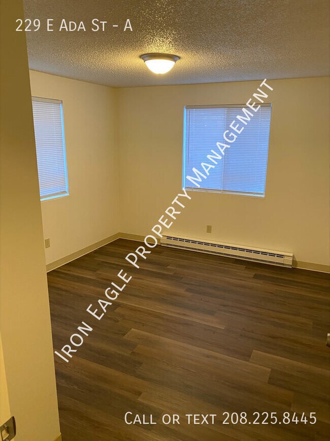 Building Photo - 229 E Ada St