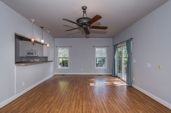 Building Photo - Rare opportunity to rent on LAKE MURRAY!