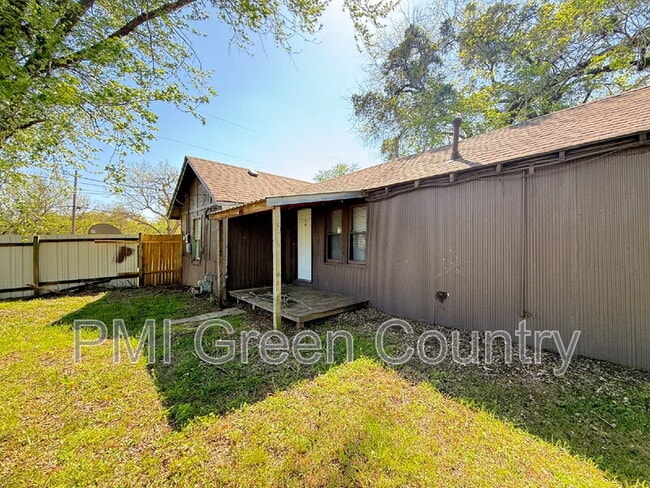 Building Photo - 209 W Magnolia St