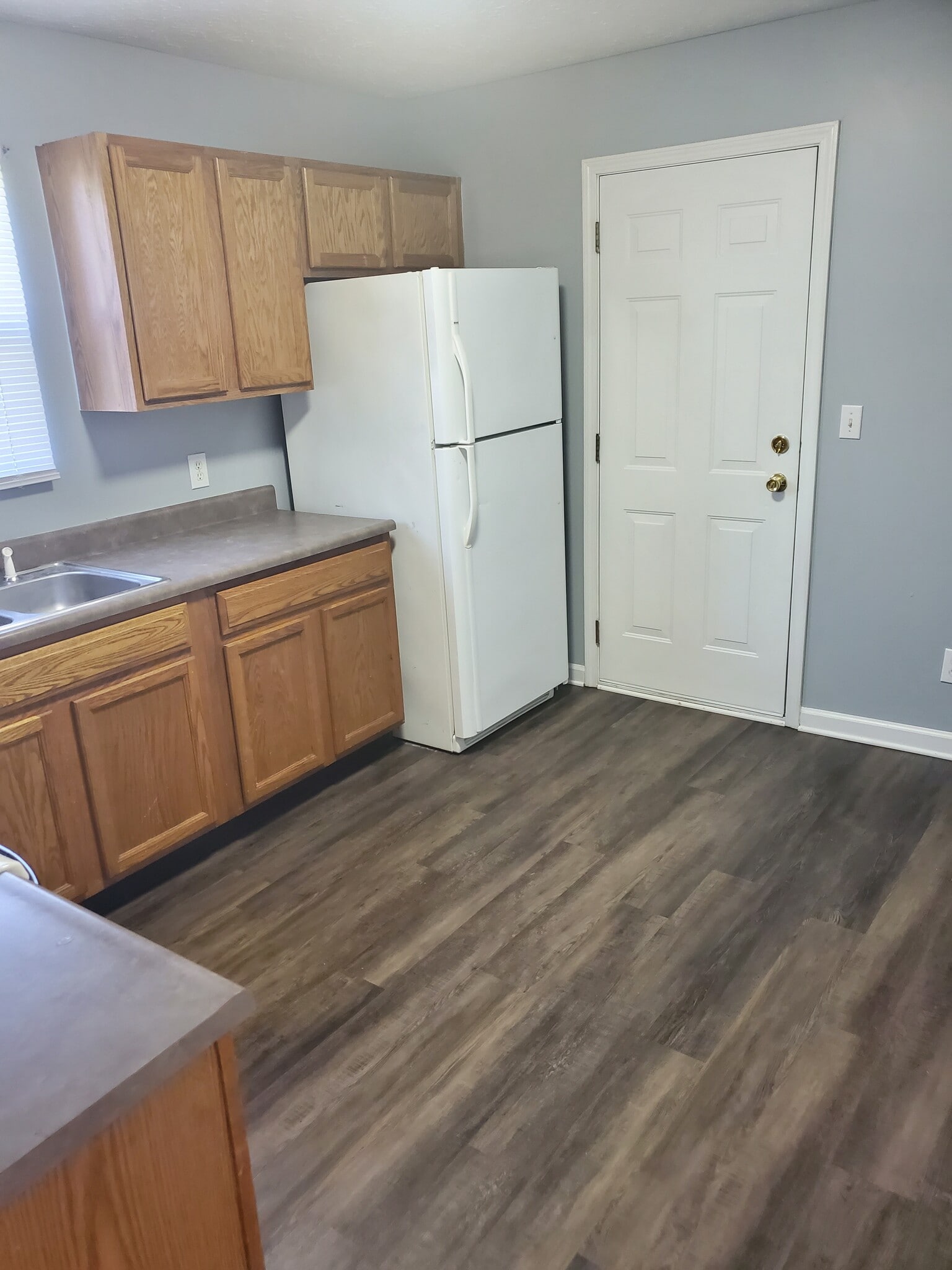 Building Photo - 1907 E Balsam Ct