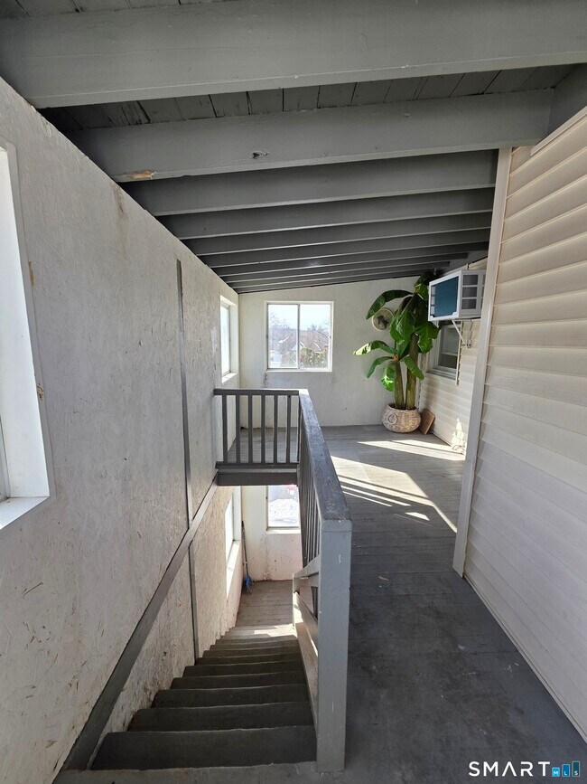 Building Photo - 396 W Main St