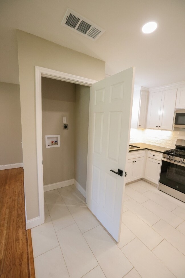 Building Photo - 5008 Penrose Ave