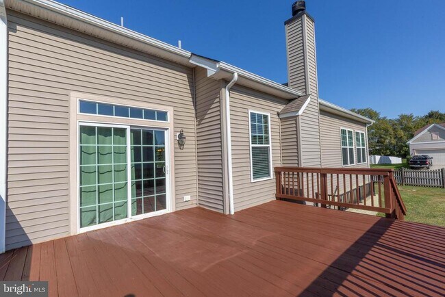 Building Photo - 15 Flag Ct