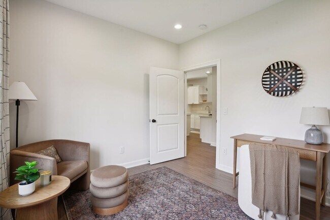 Building Photo - 3 Bedroom Twin Home With Extras