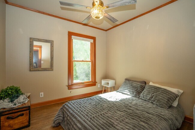 Building Photo - Charming 2-Bed, 2-Bath Loft Home in Old To...