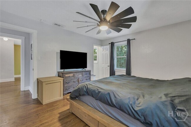Building Photo - 2221 Bonaventure Rd