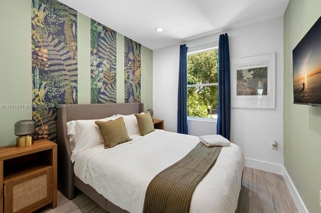 Building Photo - 5127 NW 5th Ave