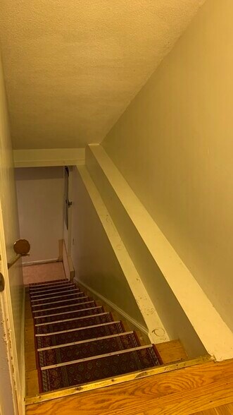 Building Photo - 115 Yorktown St