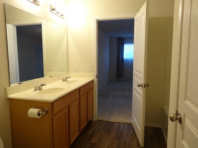 Building Photo - 4418 Windmill Run Dr