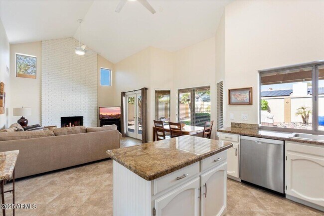 Building Photo - 8894 E Sheena Dr