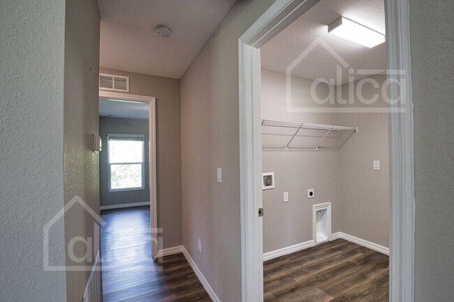 Building Photo - 2510 14th St SW