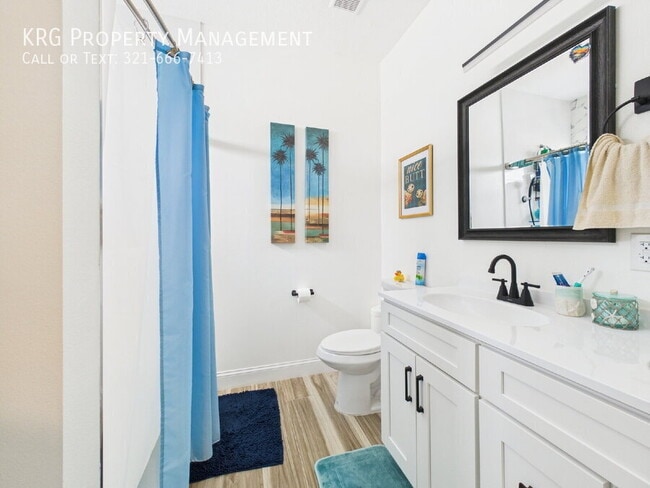 Building Photo - 2632 NE 27th St