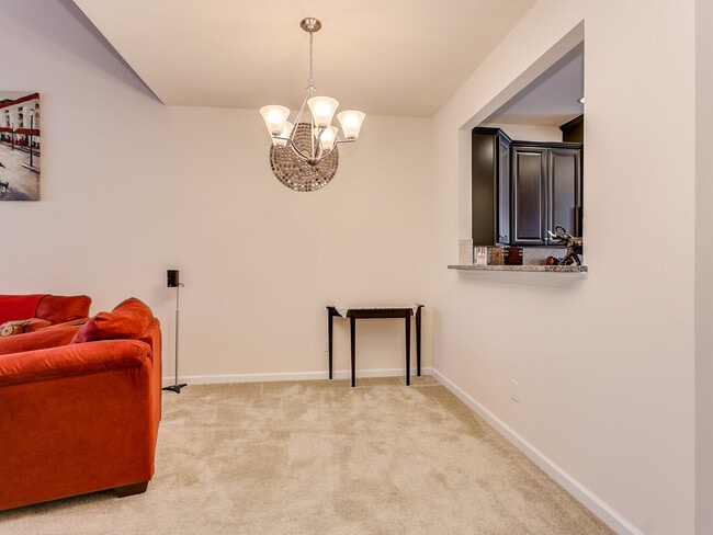 Building Photo - Lovely 3 Bedroom 2.5 Bath Townhouse, Easy ...