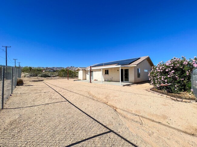 Building Photo - MOVE IN SPECIAL: $200 OFF FIRST MONTHS RENT!*